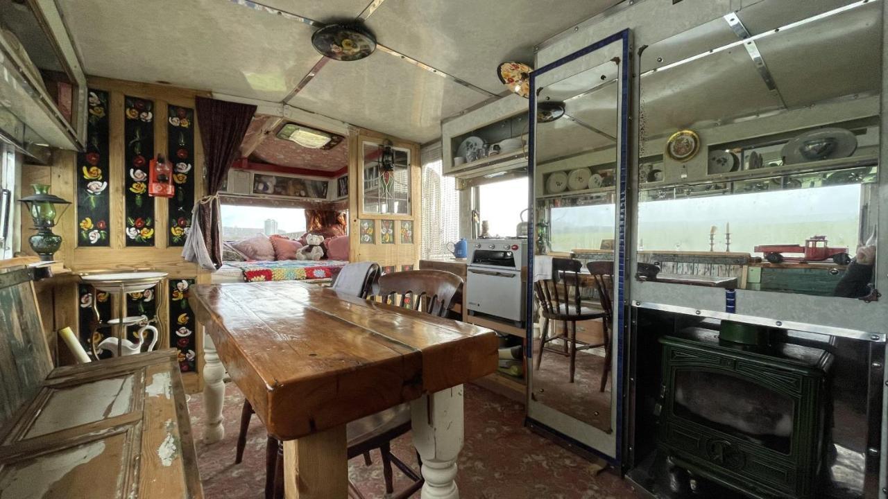 2 X Double Bed Glamping Wagon At Dalby Forest Scarborough Exterior foto